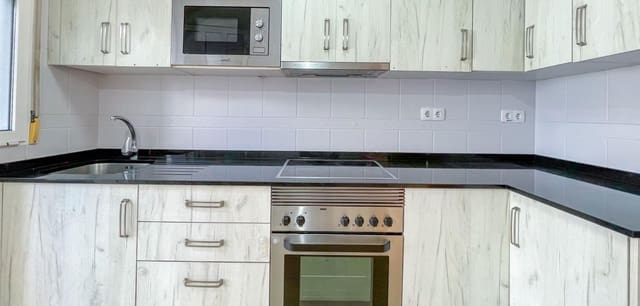 Adosado de 4 habitaciones en Santiago de la Ribera, San Javier en venta con piscina - 195.000 € (Ref: 9661985)