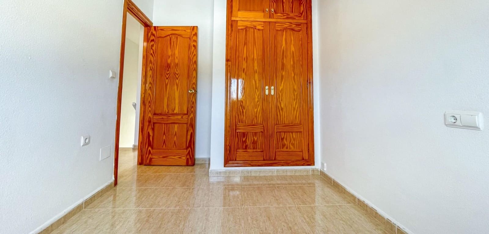 4 soveværelse Rækkehus til salg i Santiago de la Ribera med swimmingpool - € 195.000 (Ref: 9661985)