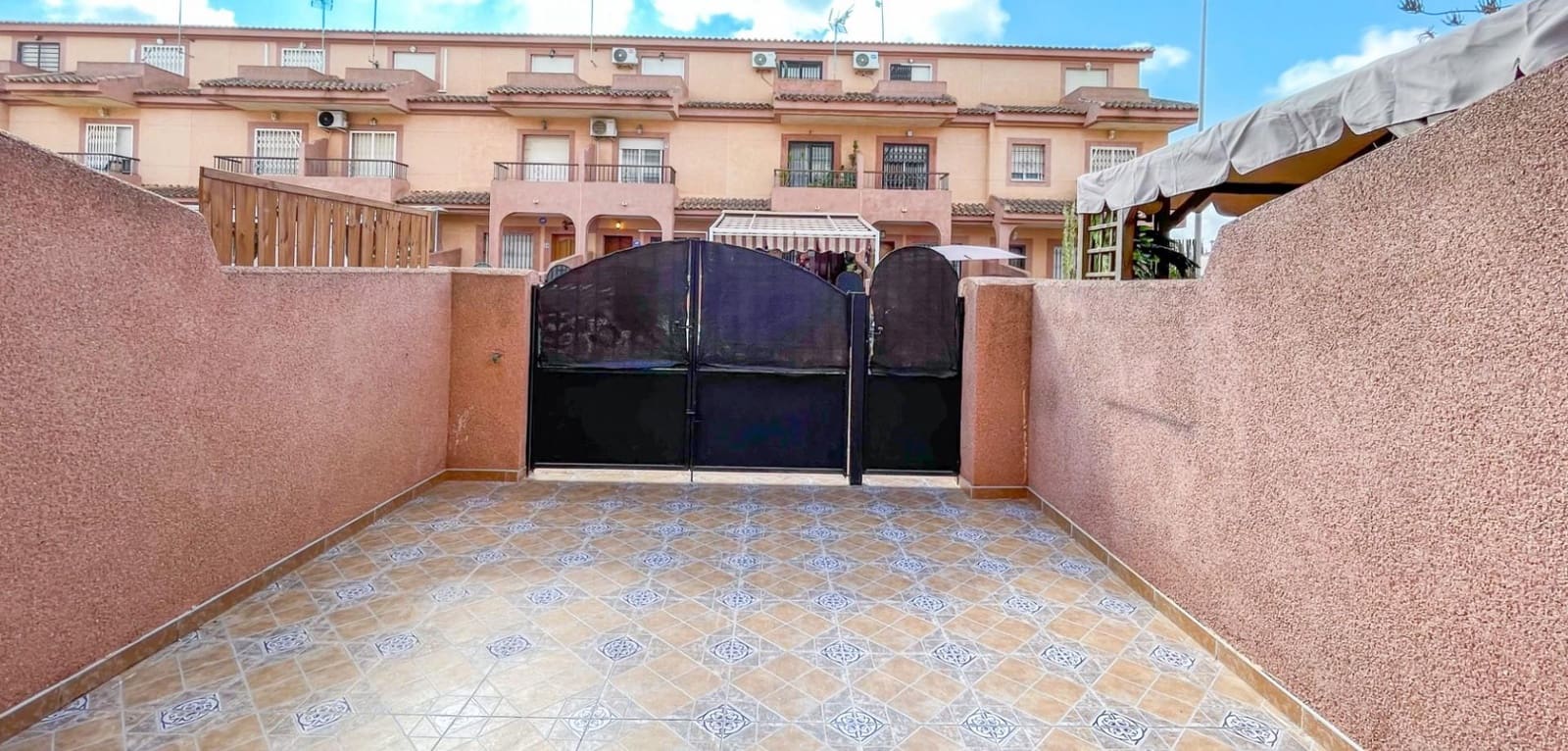 4 soveværelse Rækkehus til salg i Santiago de la Ribera med swimmingpool - € 195.000 (Ref: 9661985)