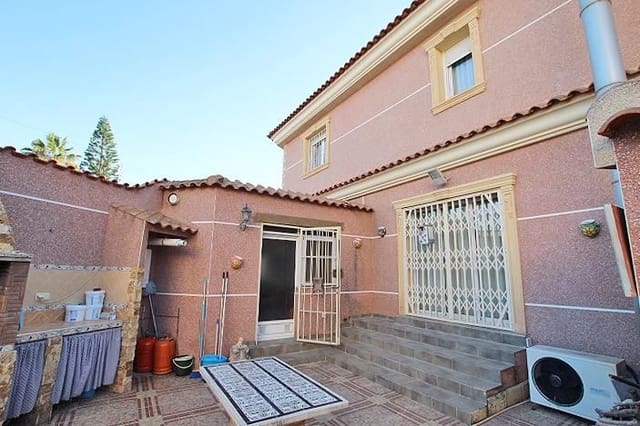 6 soverom Villa til salgs i Formentera del Segura med svømmebasseng - € 544 900 (Ref: 9661987)