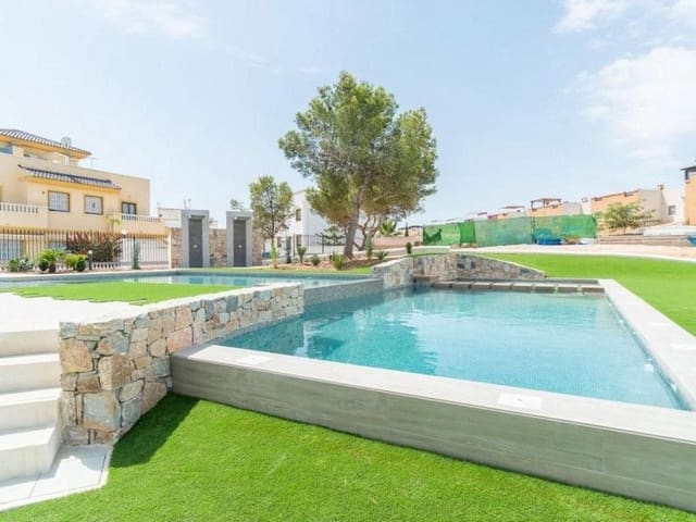 2 makuuhuone Bungalow myytävänä paikassa Torrevieja mukana uima-altaan - 350 000 € (Ref: 9666816)