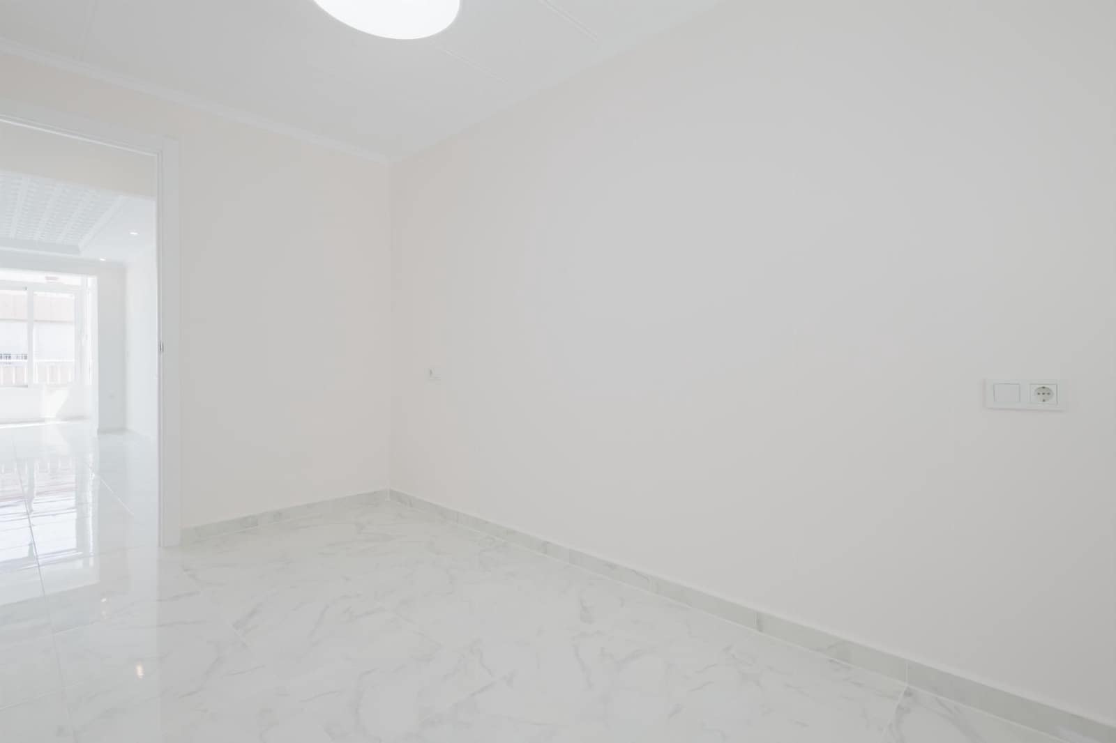 Apartamento de 3 habitaciones en Torrevieja en venta - 249.000 € (Ref: 9680021)