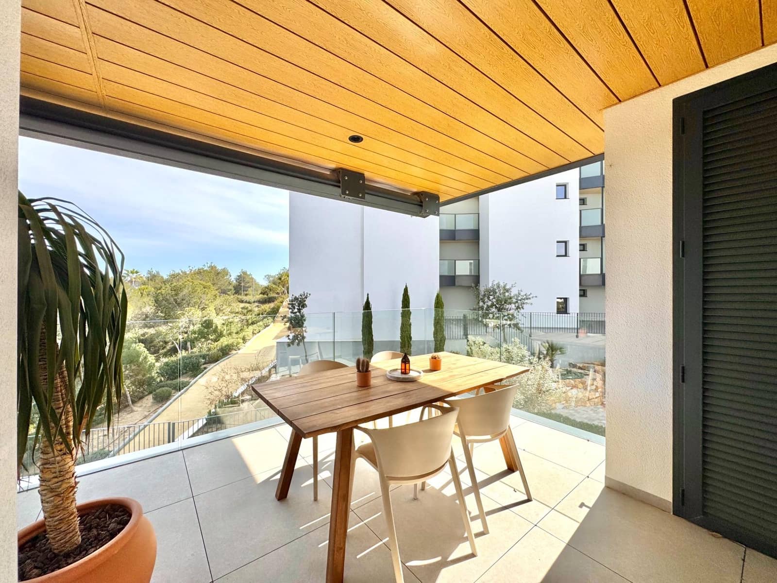 2 soverom Leilighet til salgs i Las Colinas Golf med svømmebasseng garasje - € 395 000 (Ref: 9680022)