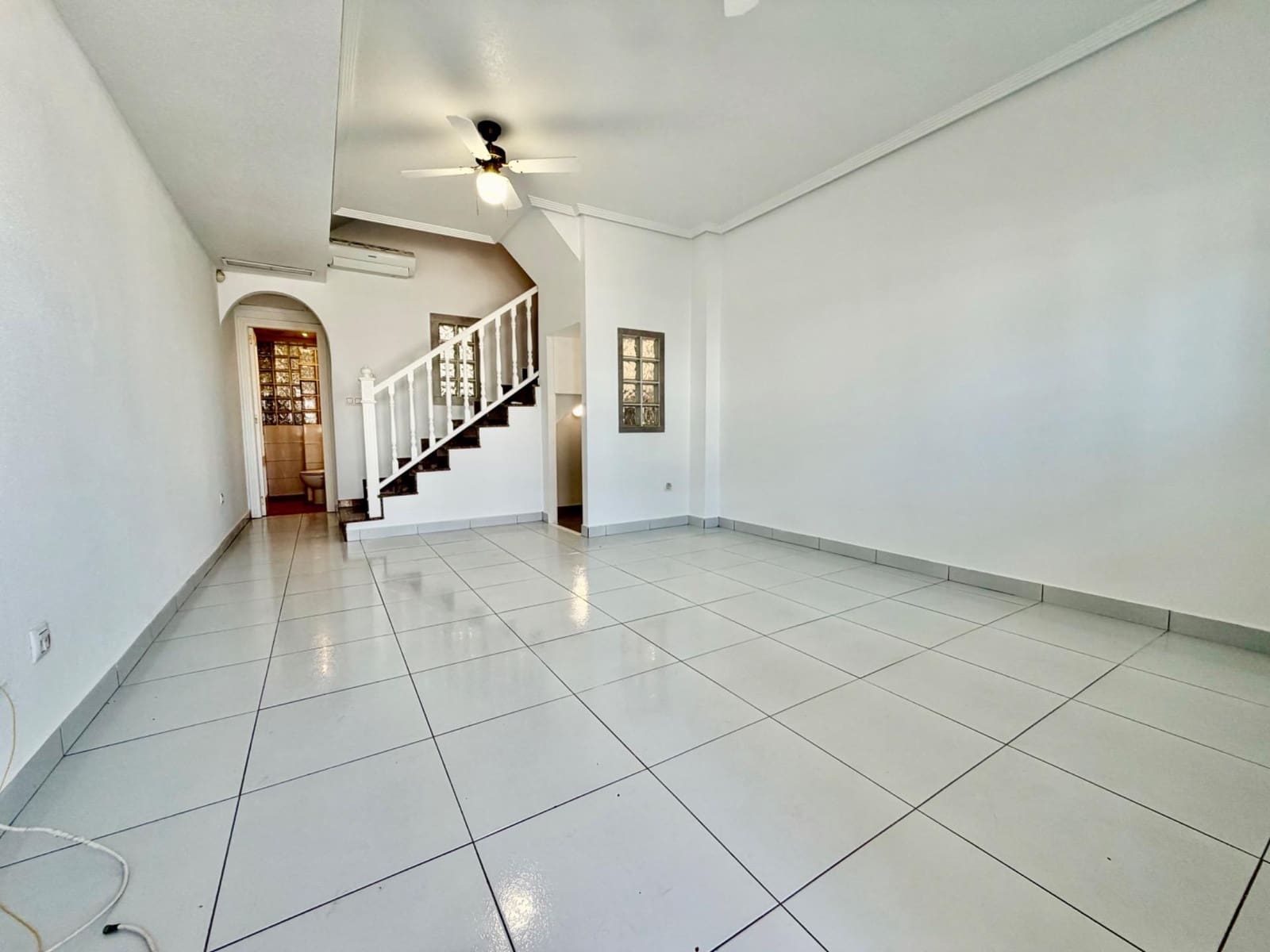 2 Zimmer Apartment zu verkaufen in Orihuela Costa mit Garage - 167.000 € (Ref: 9680023)