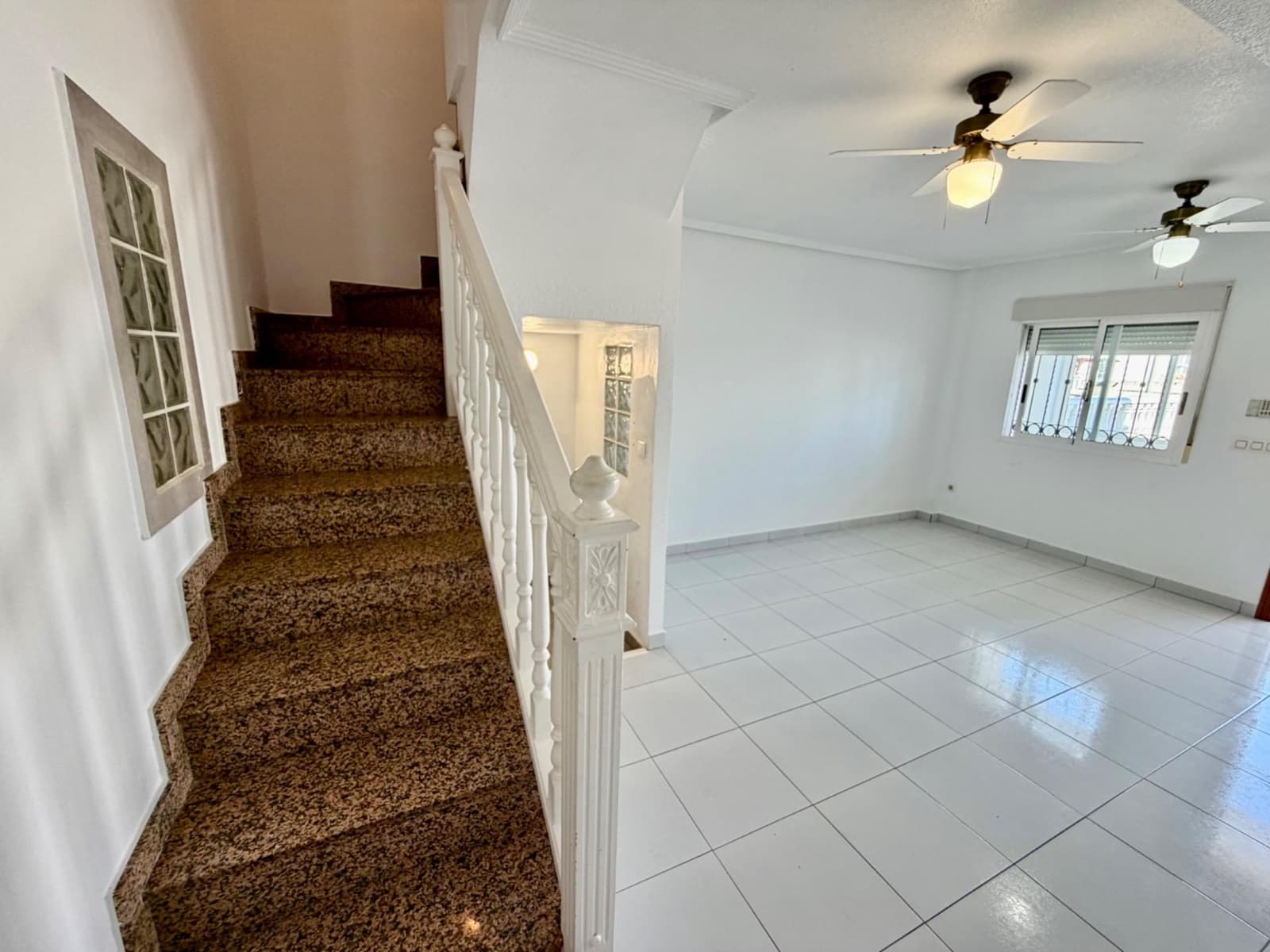 2 Zimmer Apartment zu verkaufen in Orihuela Costa mit Garage - 167.000 € (Ref: 9680023)