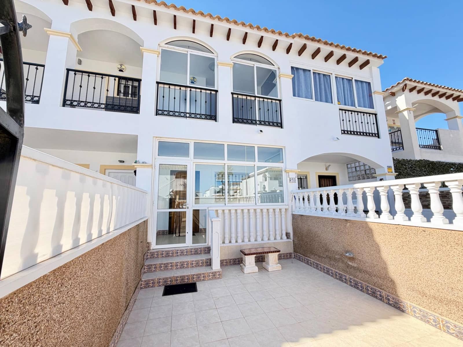 2 Zimmer Apartment zu verkaufen in Orihuela Costa mit Garage - 167.000 € (Ref: 9680023)