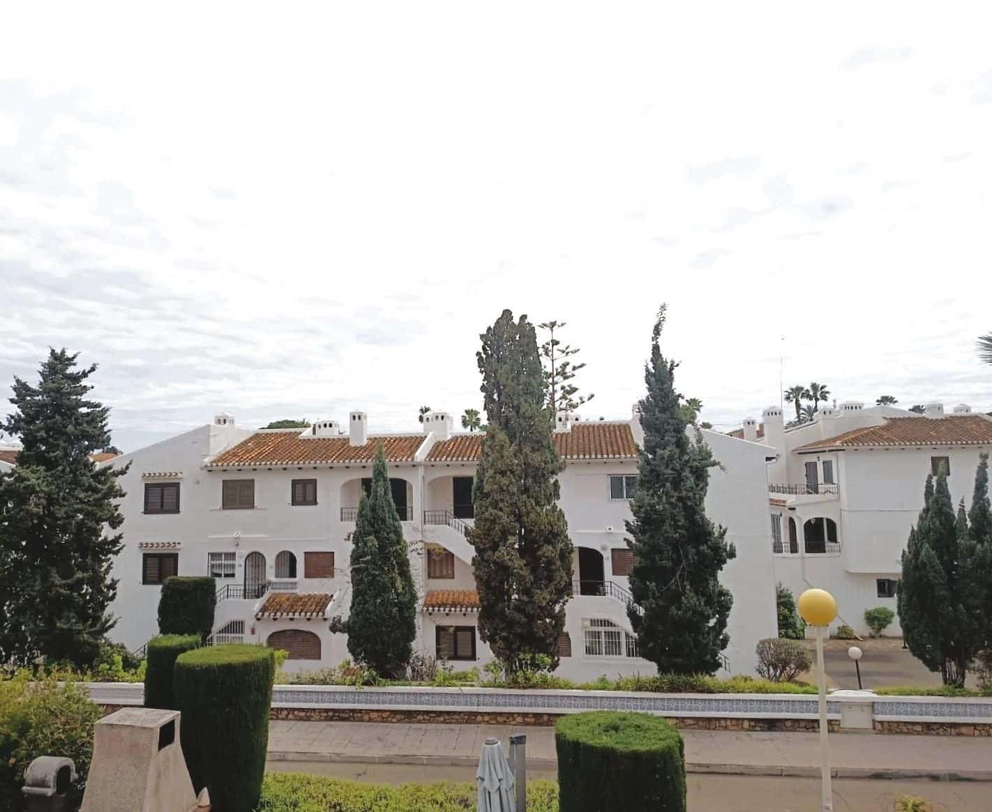 4 bedroom Apartment for sale in Cabo Roig - € 330,000 (Ref: 9680026)