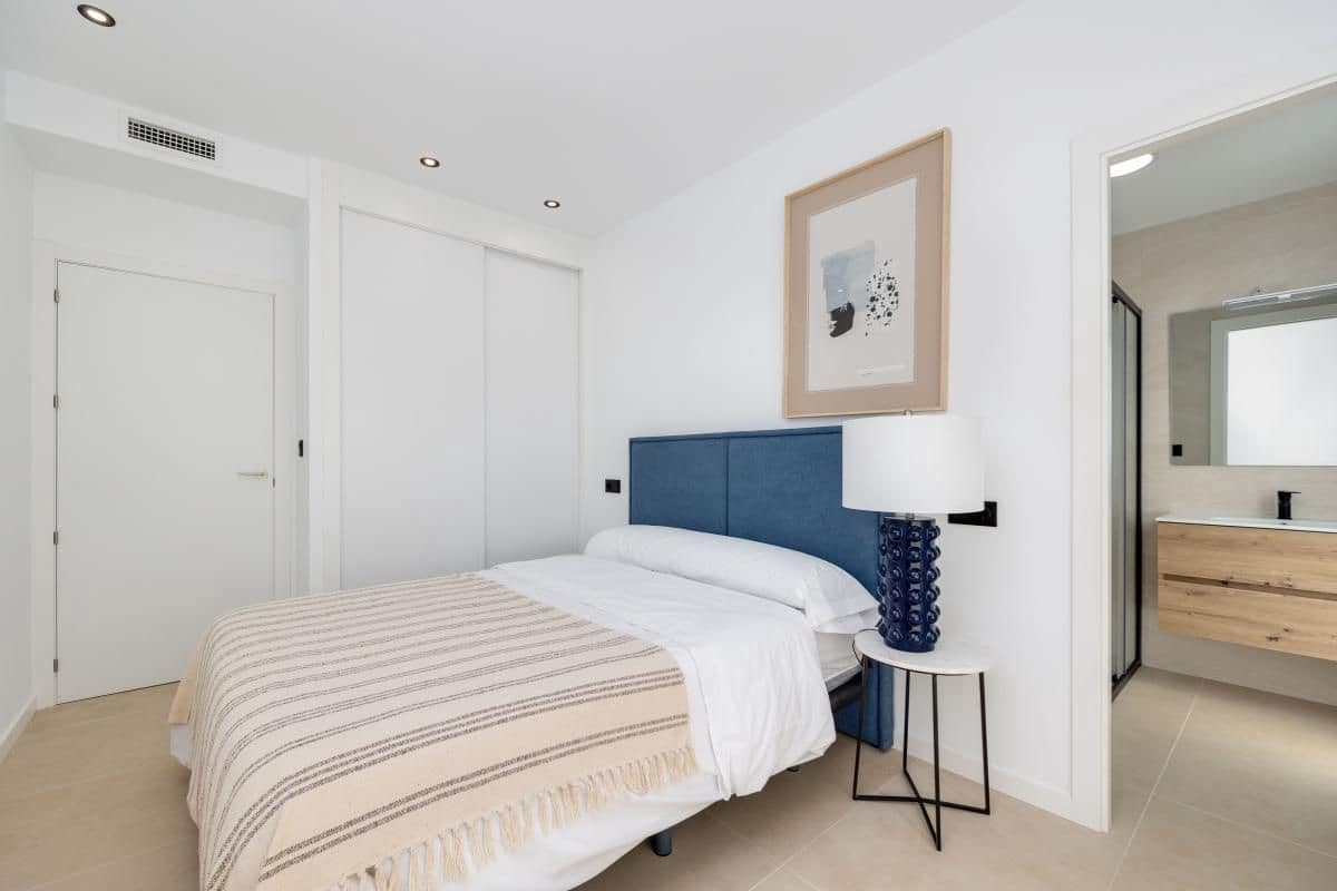 4 soveværelse Villa til salg i Los Alcazares med swimmingpool garage - € 695.000 (Ref: 9680204)