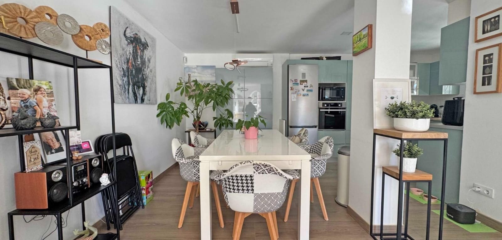 2 slaapkamer Rijtjeshuis te koop in Filipinas met zwembad - € 279.900 (Ref: 9682637)