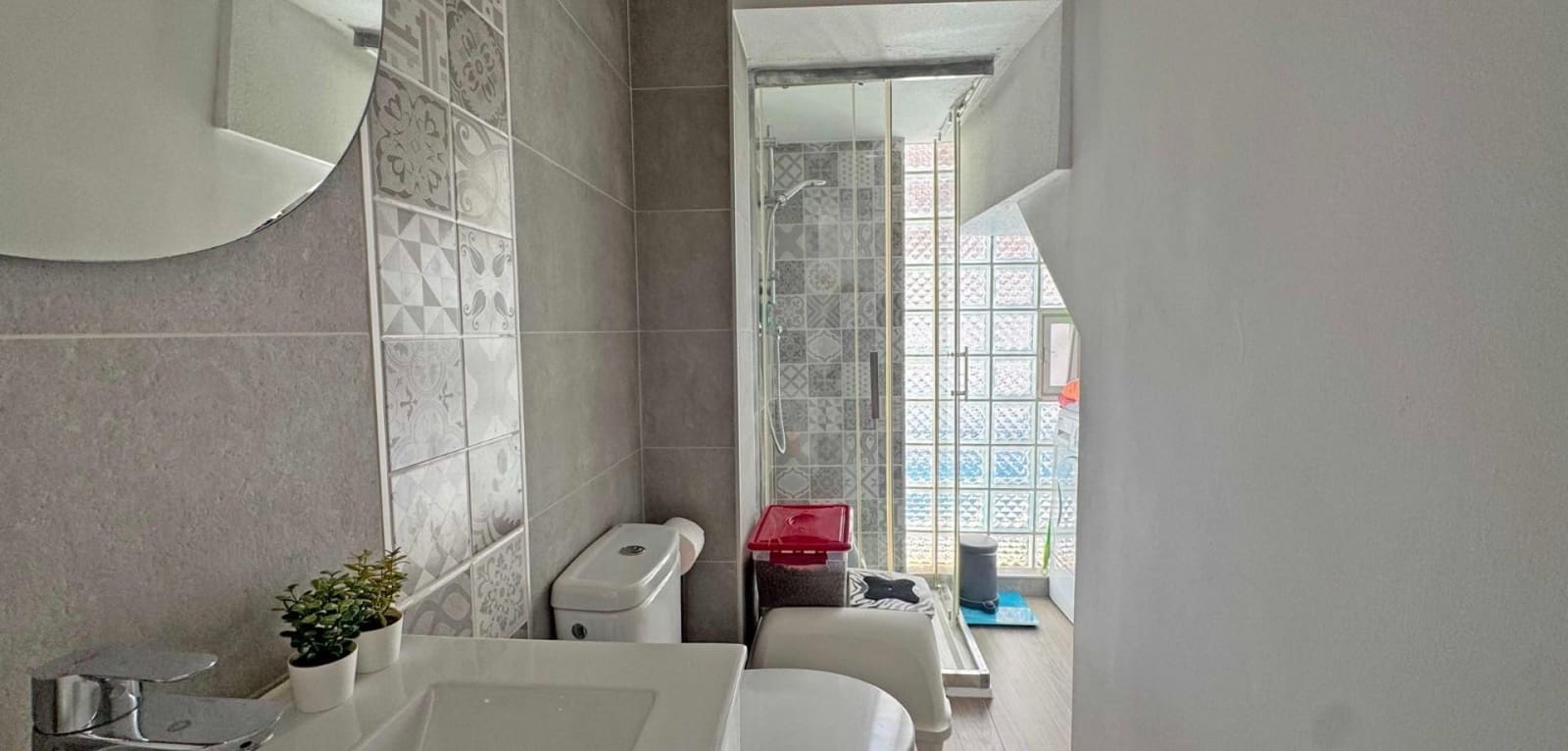 2 slaapkamer Rijtjeshuis te koop in Filipinas met zwembad - € 279.900 (Ref: 9682637)