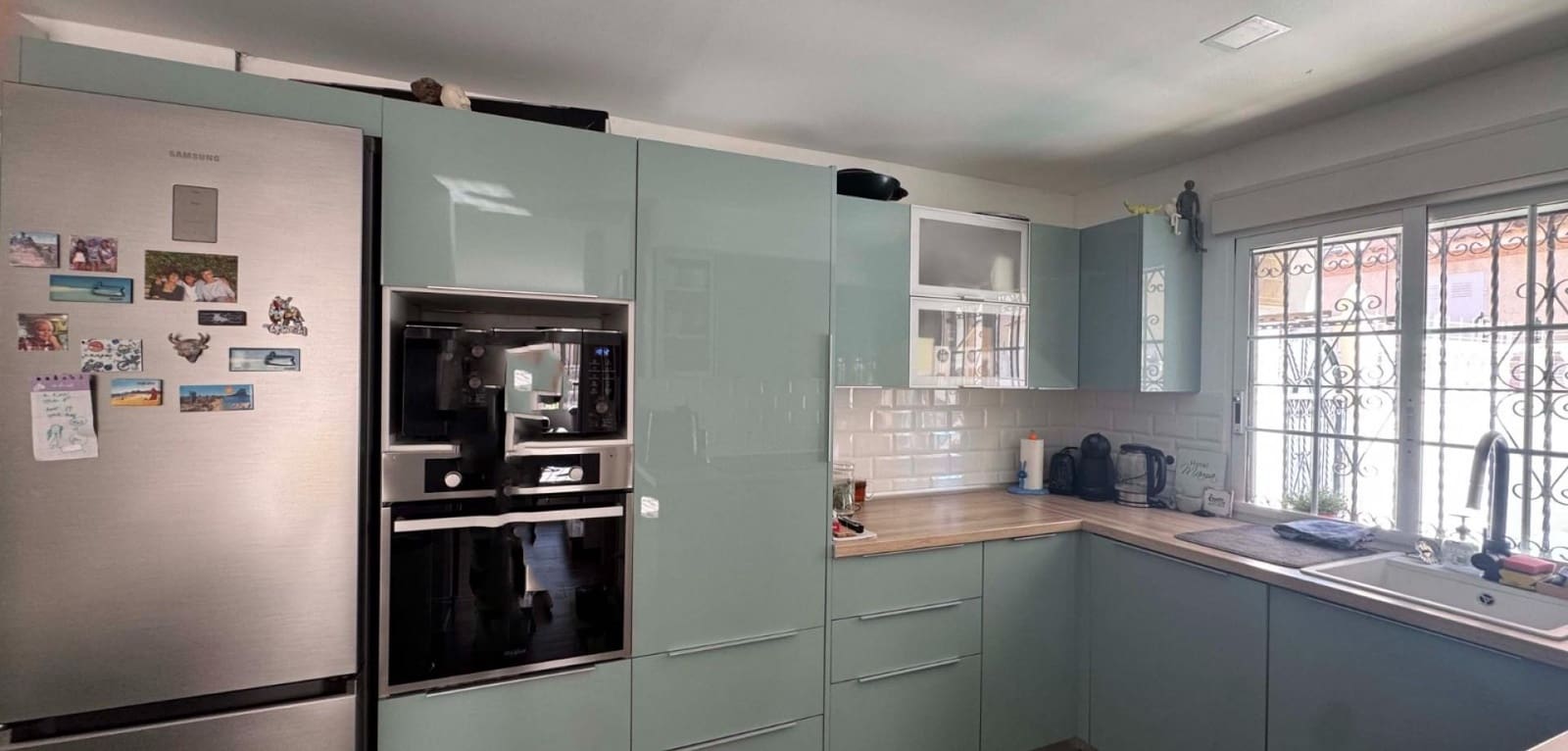 2 slaapkamer Rijtjeshuis te koop in Filipinas met zwembad - € 279.900 (Ref: 9682637)