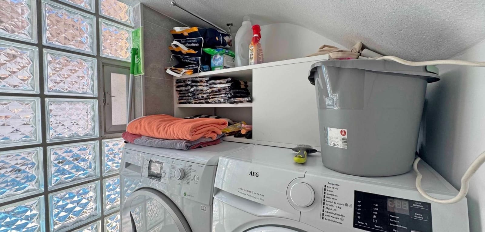 2 slaapkamer Rijtjeshuis te koop in Filipinas met zwembad - € 279.900 (Ref: 9682637)