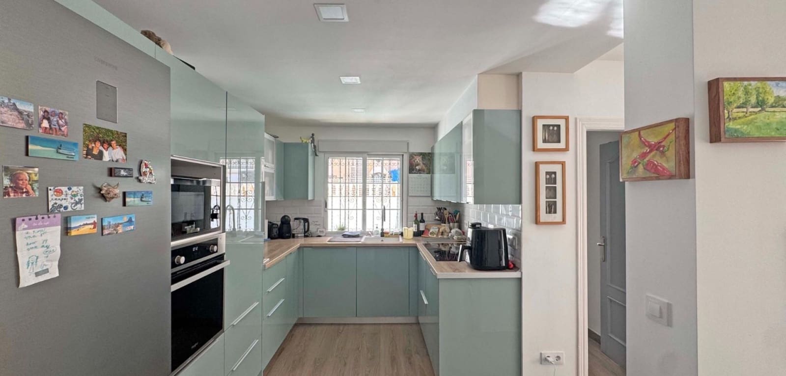 2 slaapkamer Rijtjeshuis te koop in Filipinas met zwembad - € 279.900 (Ref: 9682637)