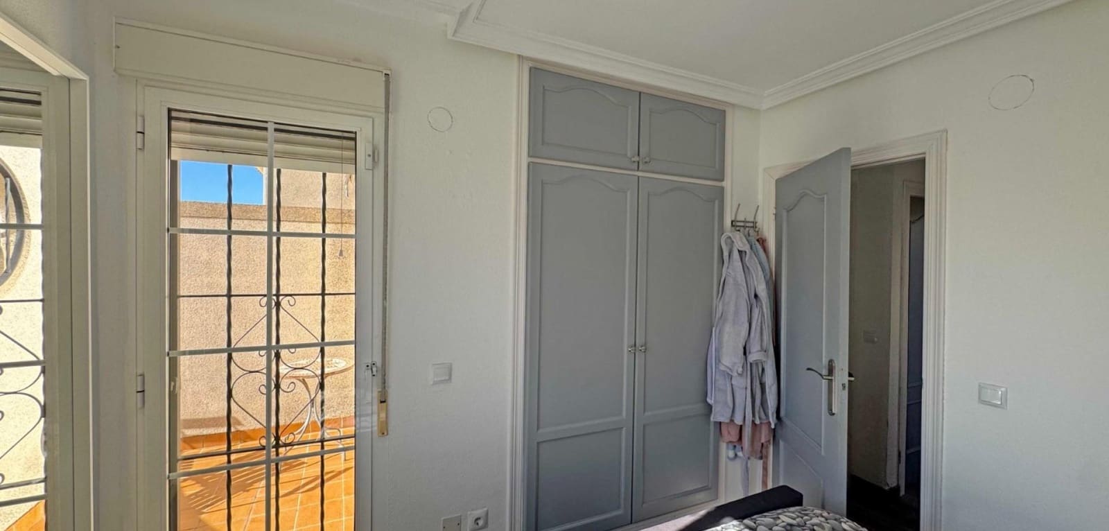 2 slaapkamer Rijtjeshuis te koop in Filipinas met zwembad - € 279.900 (Ref: 9682637)