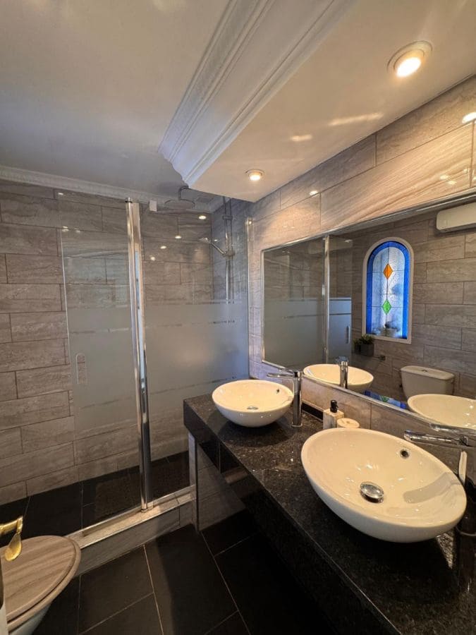 3 chambre Villa/Maison à vendre à Filipinas avec piscine - 329 995 € (Ref: 9682641)