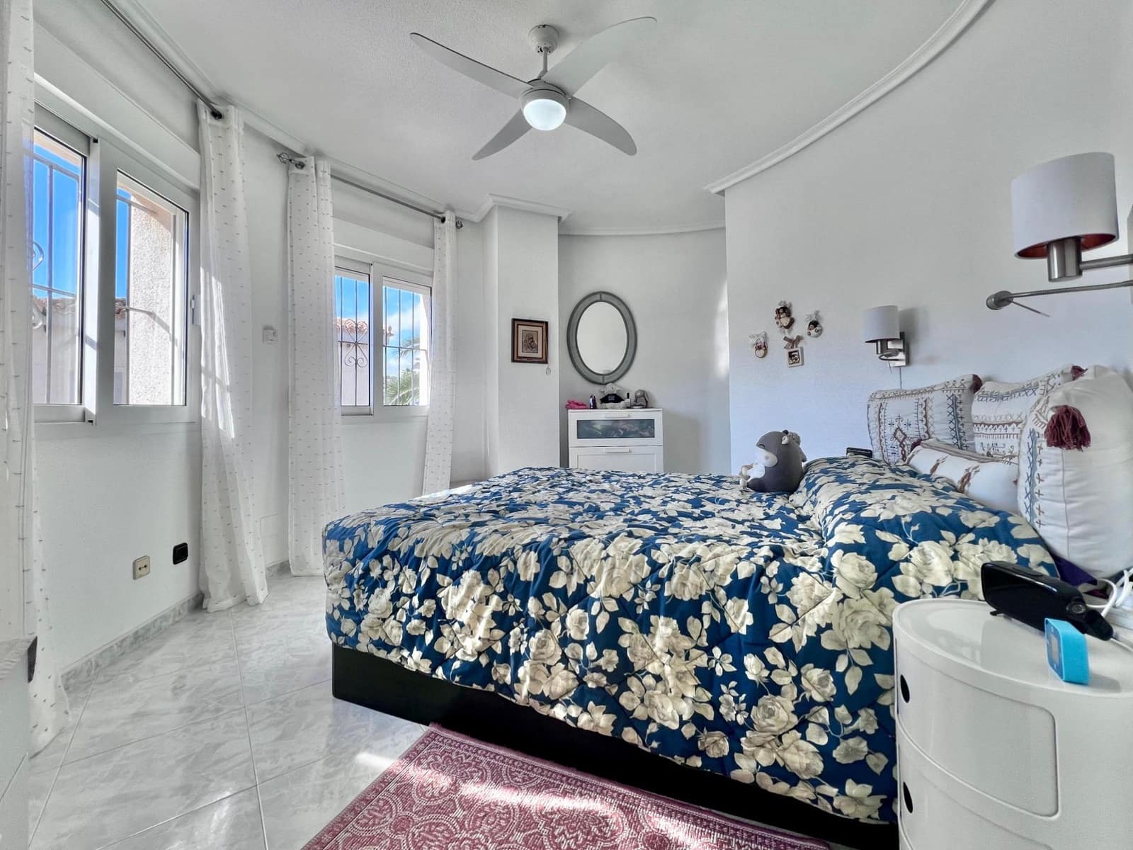 4 bedroom Villa for sale in Playa Flamenca with pool - € 690,000 (Ref: 9682642)