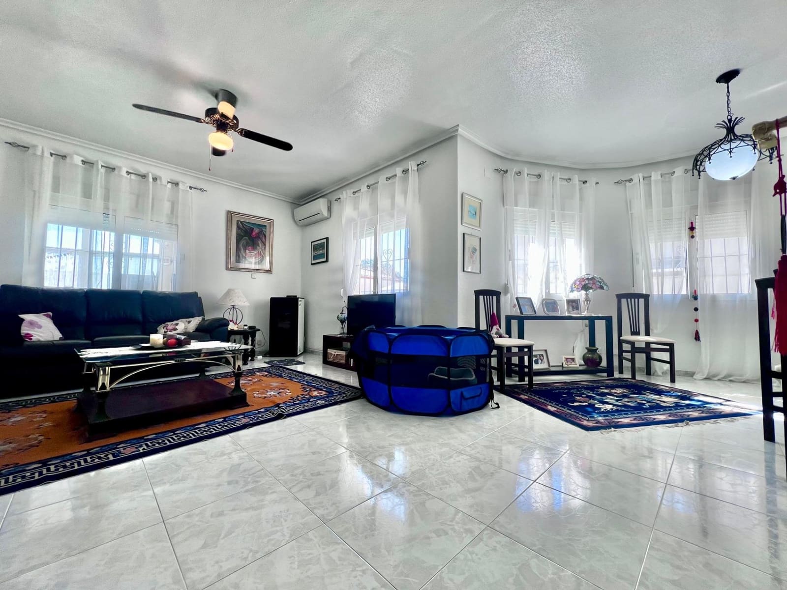 4 bedroom Villa for sale in Playa Flamenca with pool - € 690,000 (Ref: 9682642)