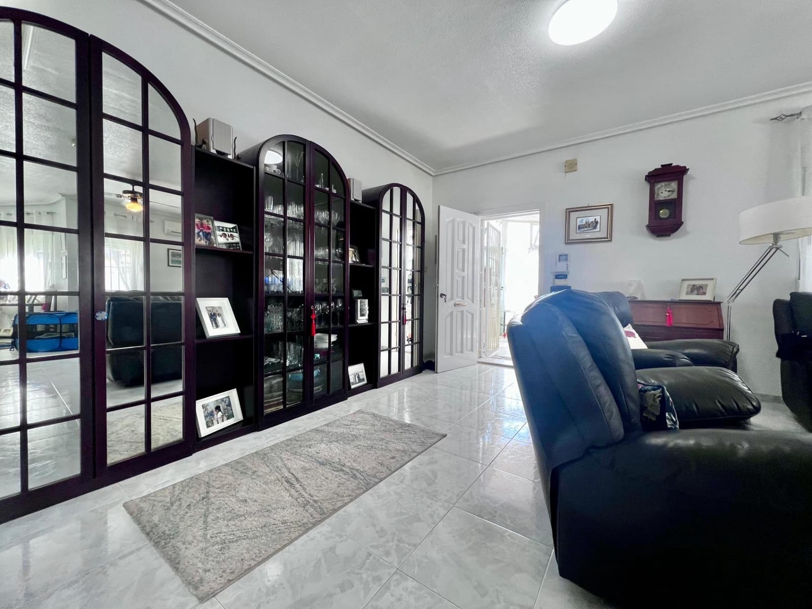 4 bedroom Villa for sale in Playa Flamenca with pool - € 690,000 (Ref: 9682642)