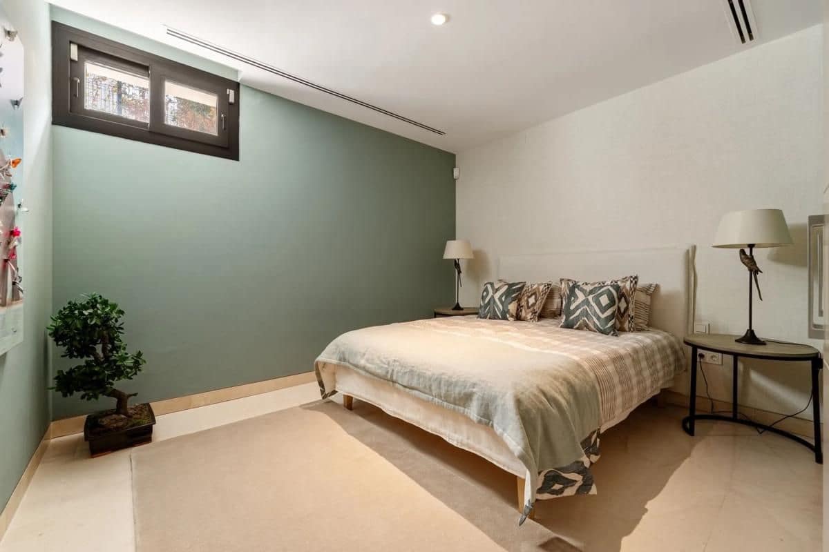 5 slaapkamer Villa te koop in Marbella met zwembad - € 4.995.000 (Ref: 9682804)