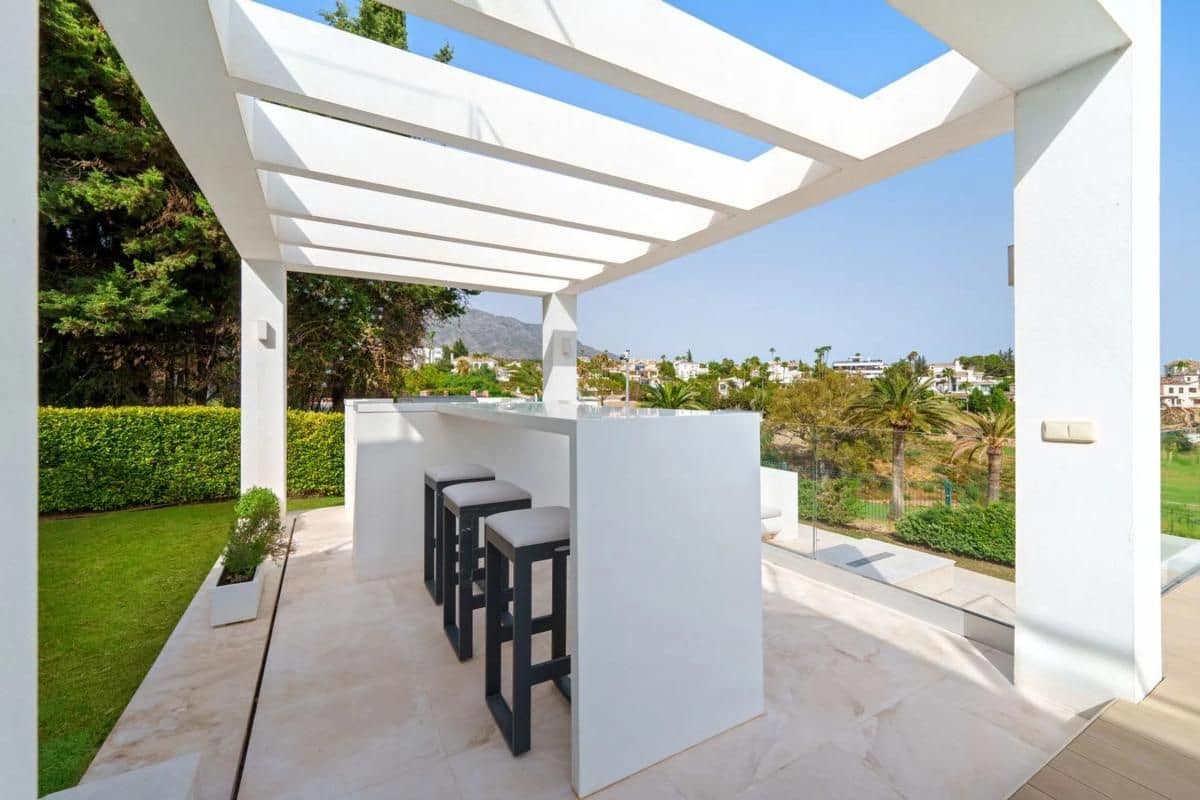 5 slaapkamer Villa te koop in Marbella met zwembad - € 4.995.000 (Ref: 9682804)