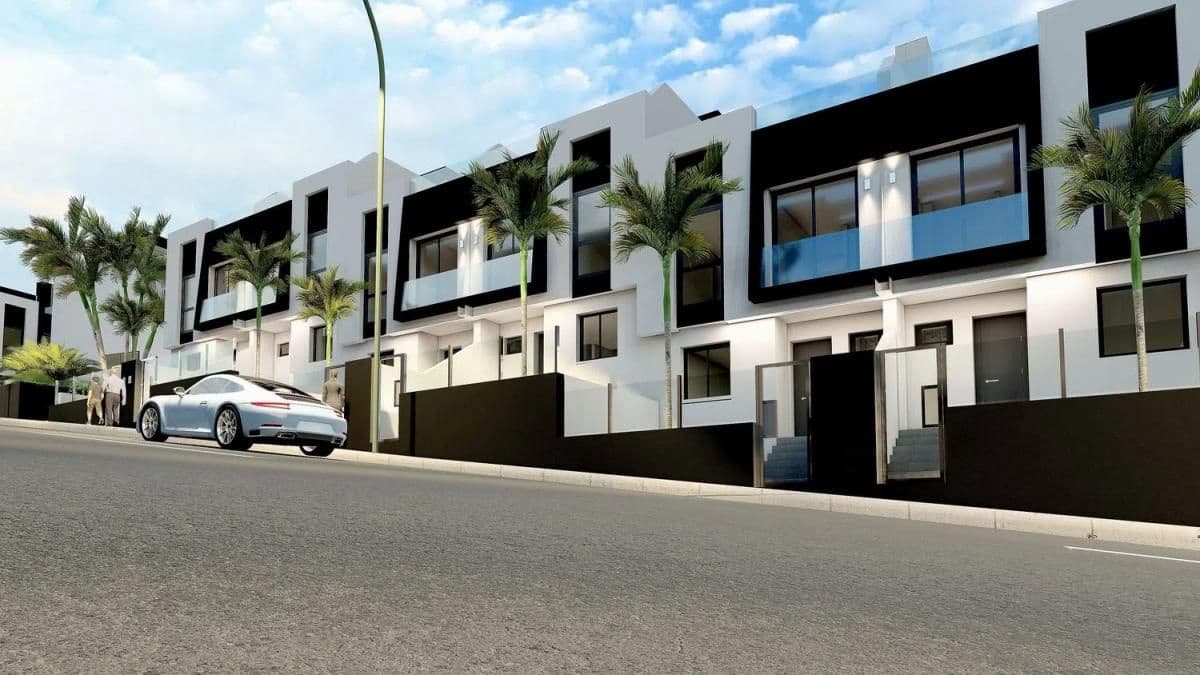 3 makuuhuone Rivitalo myytävänä paikassa Rincon de la Victoria mukana uima-altaan - 545 000 € (Ref: 9682962)