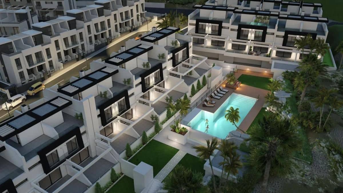 3 makuuhuone Rivitalo myytävänä paikassa Rincon de la Victoria mukana uima-altaan - 545 000 € (Ref: 9682962)