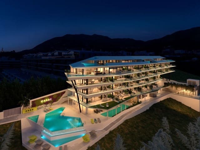 4 bedroom Apartment for sale in Carvajal, Fuengirola with pool - € 2,048,000 (Ref: 9683016)