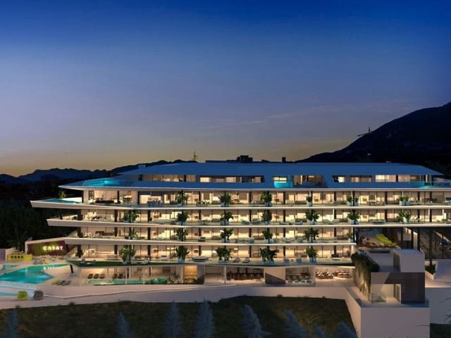 4 bedroom Apartment for sale in Carvajal, Fuengirola with pool - € 2,048,000 (Ref: 9683016)