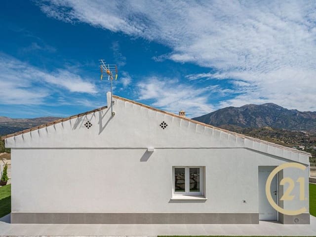 3 slaapkamer Villa te koop in Viñuela met zwembad - € 365.000 (Ref: 9683049)