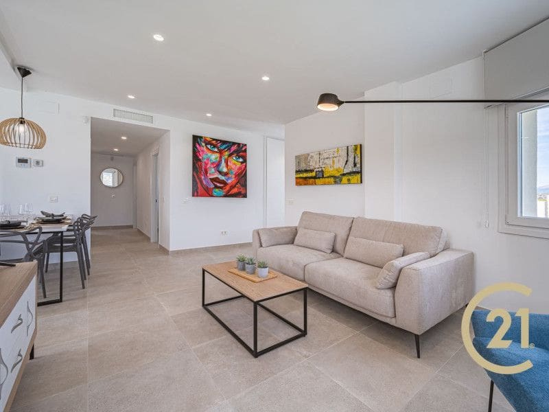 Chalet de 3 habitaciones en Viñuela en venta con piscina - 365.000 € (Ref: 9683049)