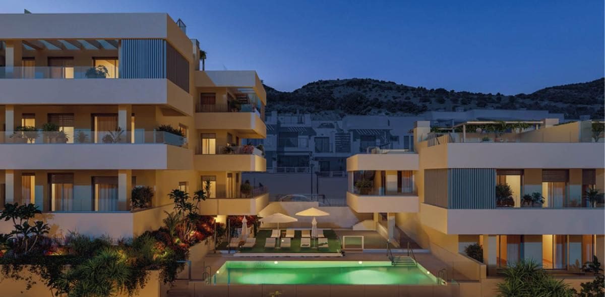 3 bedroom Apartment for sale in Benalmadena with pool garage - € 485,000 (Ref: 9683087)