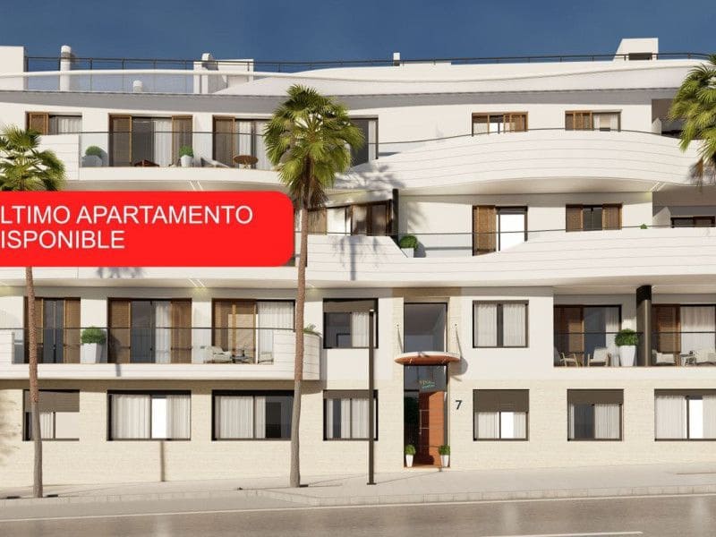 Kommersiell til salgs i Estepona med svømmebasseng - € 1 400 000 (Ref: 9683622)