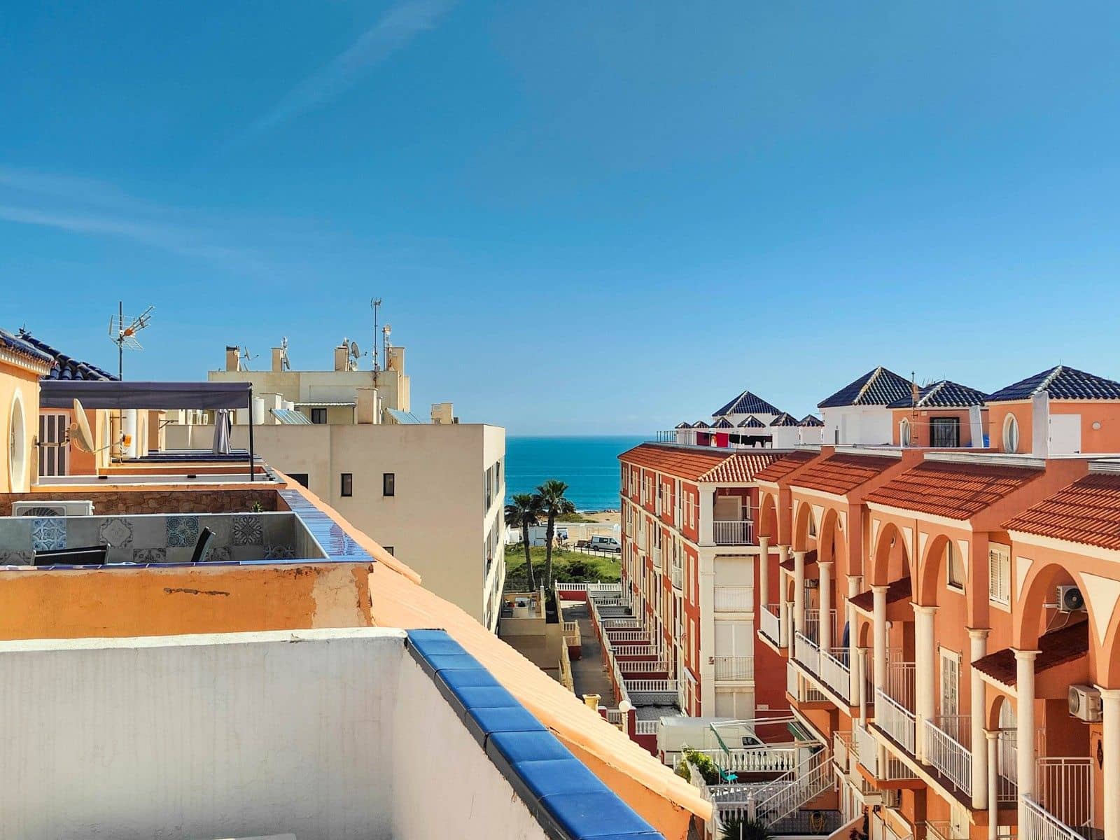 2 bedroom Penthouse for sale in Torrevieja - € 215,000 (Ref: 9683647)