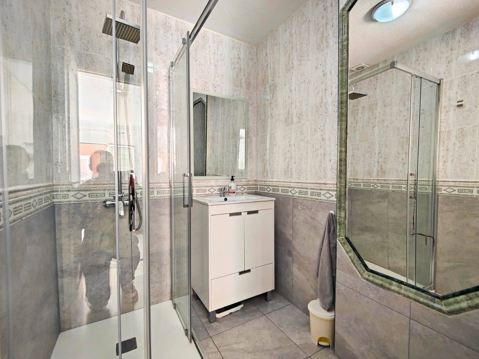 2 bedroom Penthouse for sale in Torrevieja - € 215,000 (Ref: 9683647)