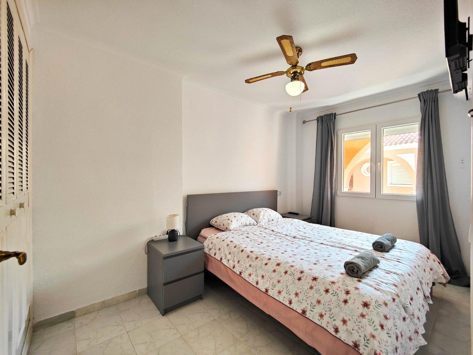 2 bedroom Penthouse for sale in Torrevieja - € 215,000 (Ref: 9683647)