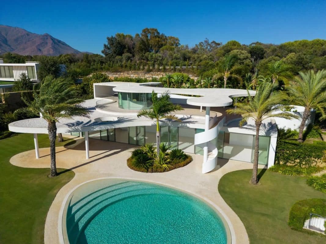 6 bedroom Villa for sale in Casares with pool - € 8,700,000 (Ref: 9683722)