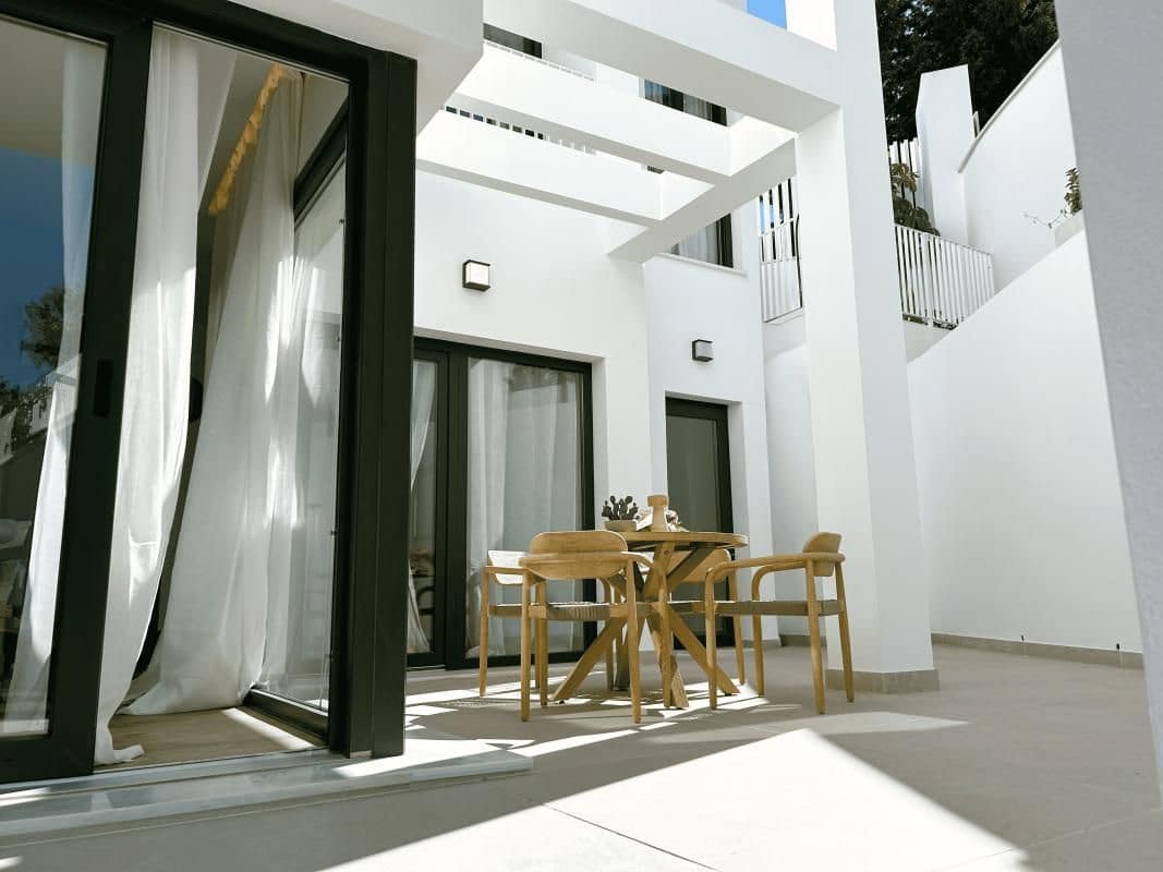 3 soverom Rekkehus til salgs i Malaga by med svømmebasseng - € 1 650 000 (Ref: 9686795)