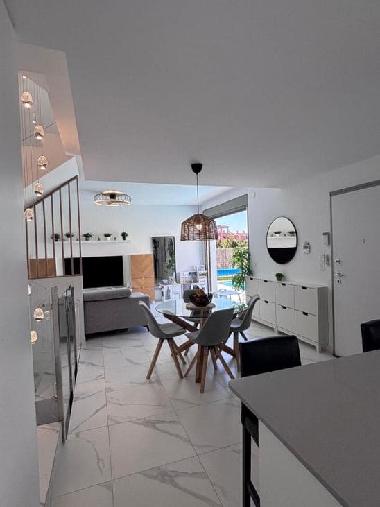 5 bedroom Villa for sale in Filipinas with pool - € 595,000 (Ref: 9691172)