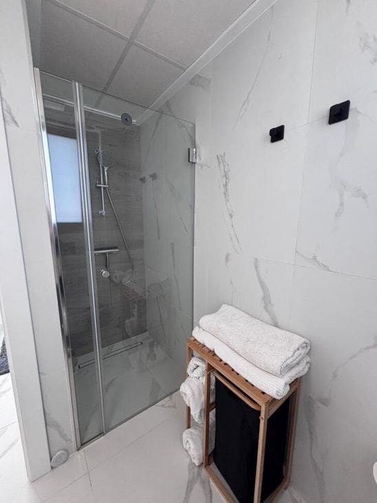 5 bedroom Villa for sale in Filipinas with pool - € 595,000 (Ref: 9691172)