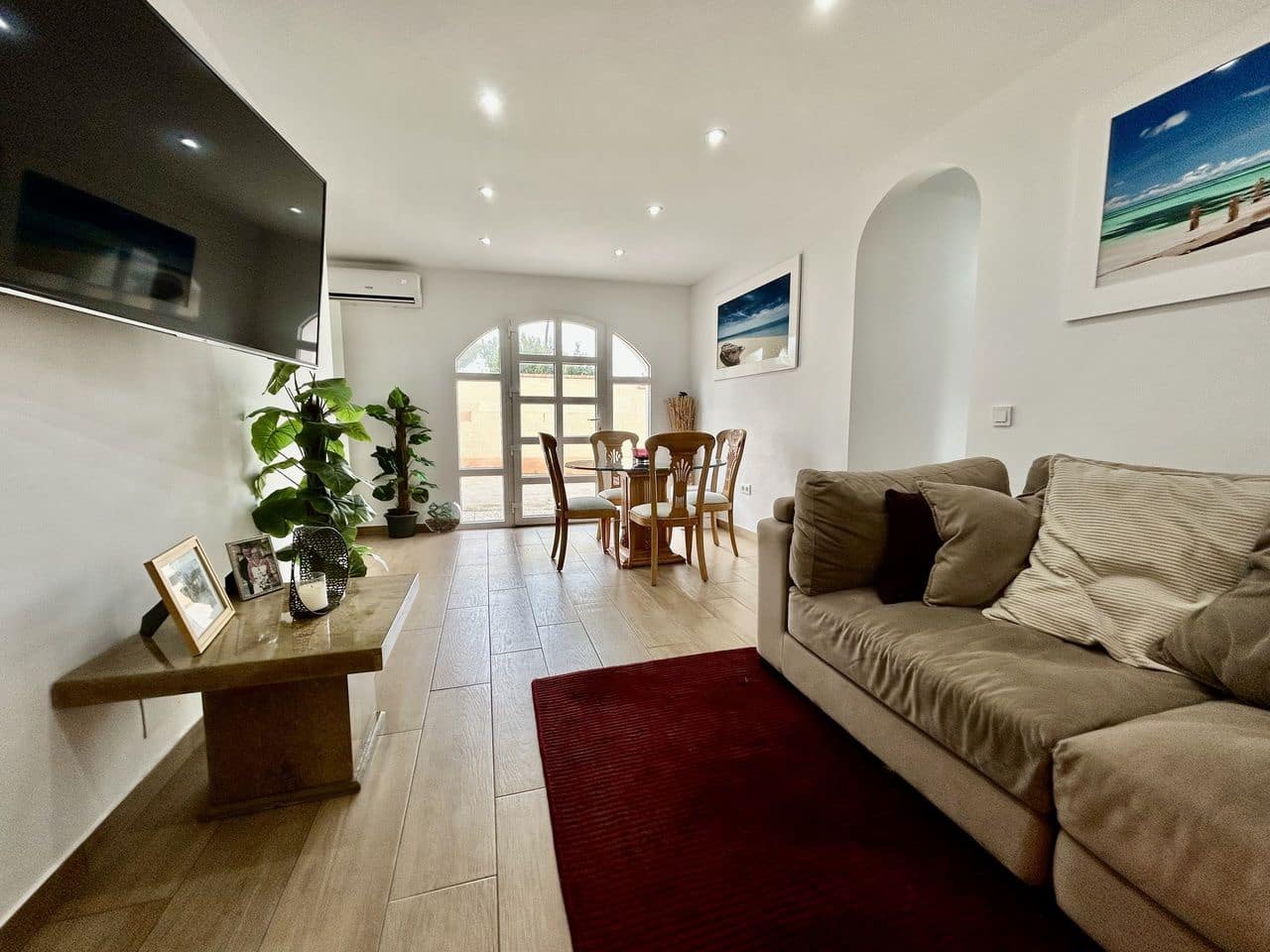 6 bedroom Villa for sale in Cabo Roig with garage - € 799,000 (Ref: 9691177)