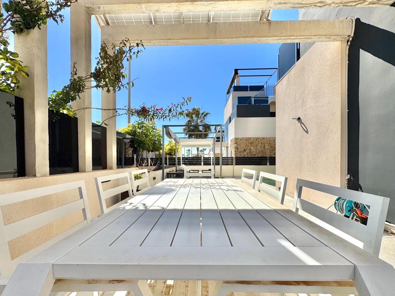 4 bedroom Villa for sale in Orihuela Costa with pool - € 750,000 (Ref: 9698968)