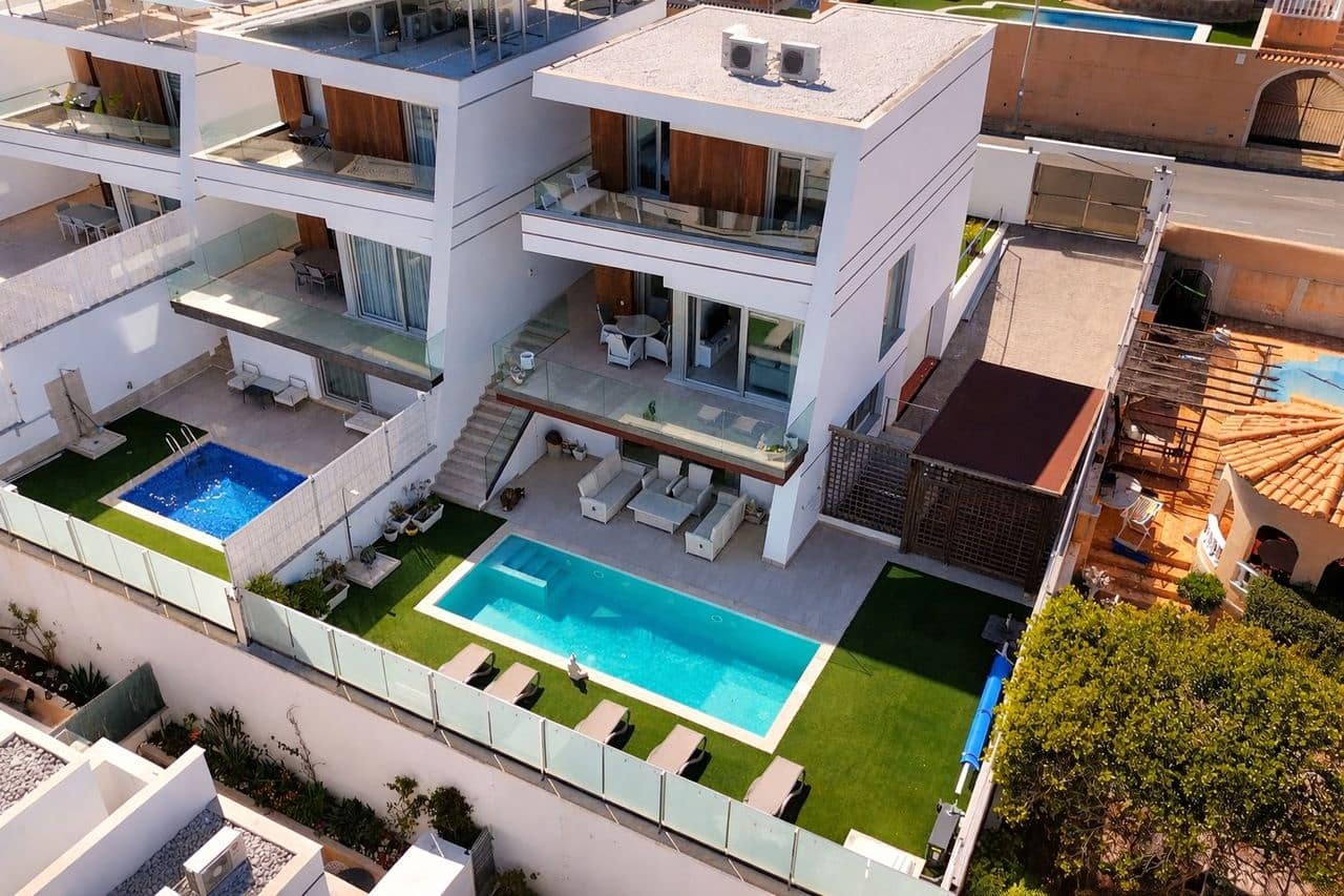 3 bedroom Villa for sale in Villamartin with garage - € 550,000 (Ref: 9699001)