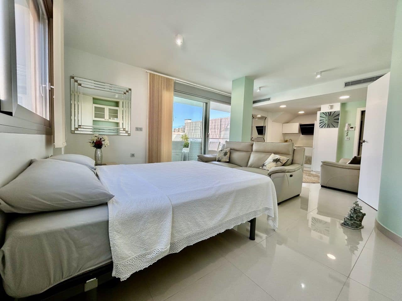 3 bedroom Villa for sale in Villamartin with garage - € 550,000 (Ref: 9699001)