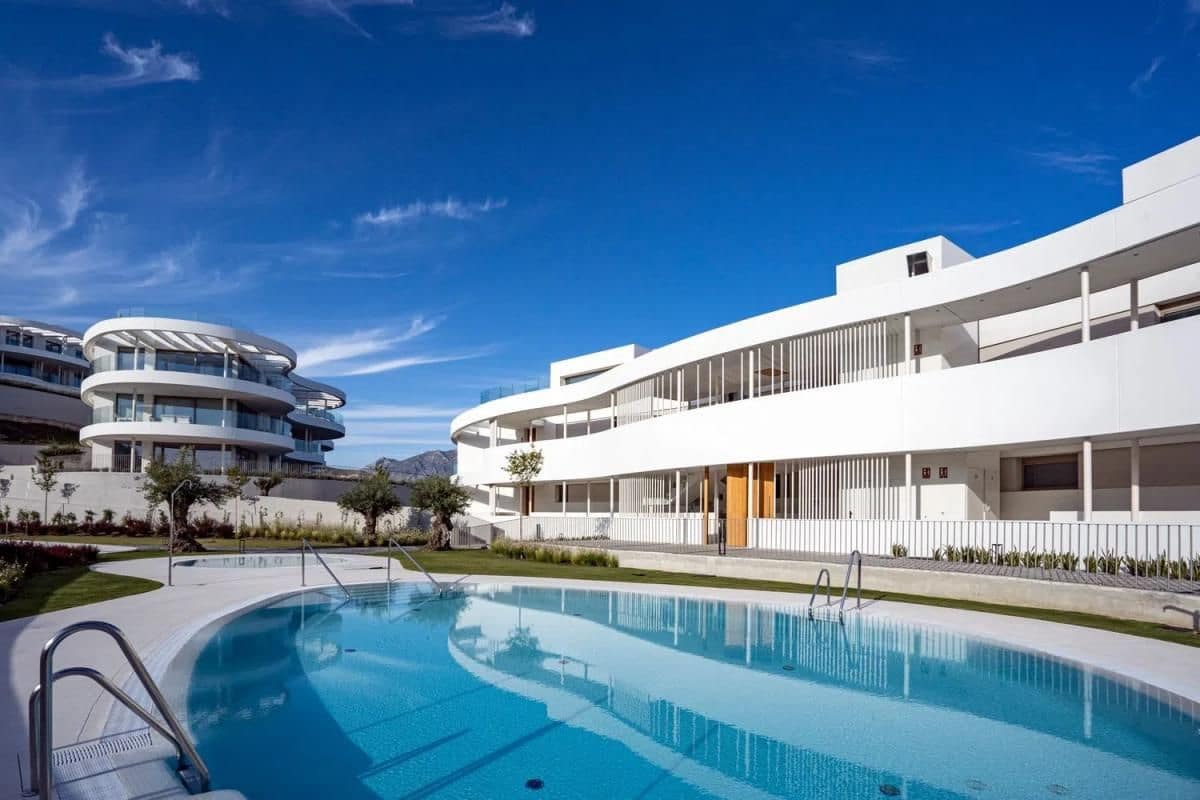 Apartamento de 3 habitaciones en La Quinta en venta con piscina - 1.395.000 € (Ref: 9699012)