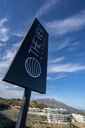 3 bedroom Apartment for sale in La Quinta with pool - € 2,250,000 (Ref: 9699013)