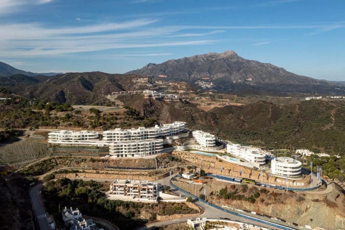 4 bedroom Apartment for sale in La Quinta with pool - € 2,450,000 (Ref: 9699014)