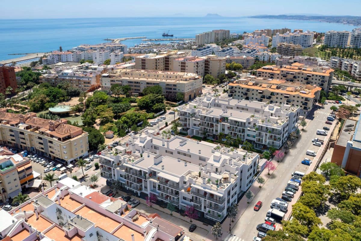 3 sypialnia Apartament na sprzedaż w Estepona z basenem - 595 000 € (Ref: 9699049)