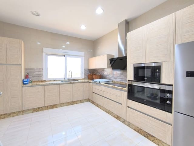 4 slaapkamer Villa te koop in Pinoso - € 595.000 (Ref: 9699052)
