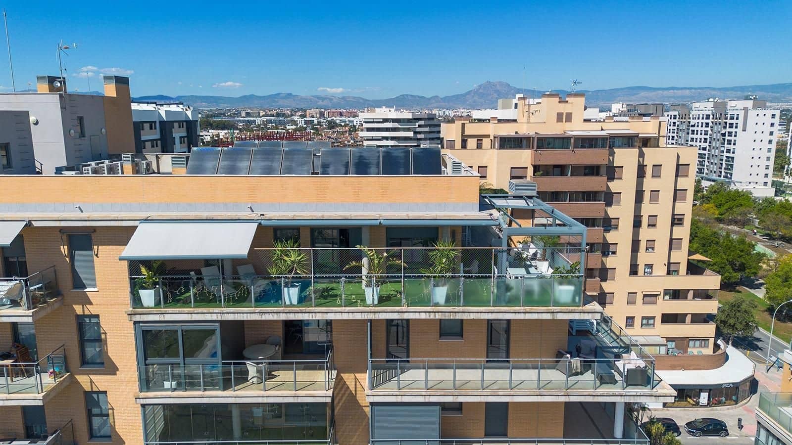 3 quarto Penthouse para venda em Alicante cidade com piscina - 1 100 000 € (Ref: 9707577)