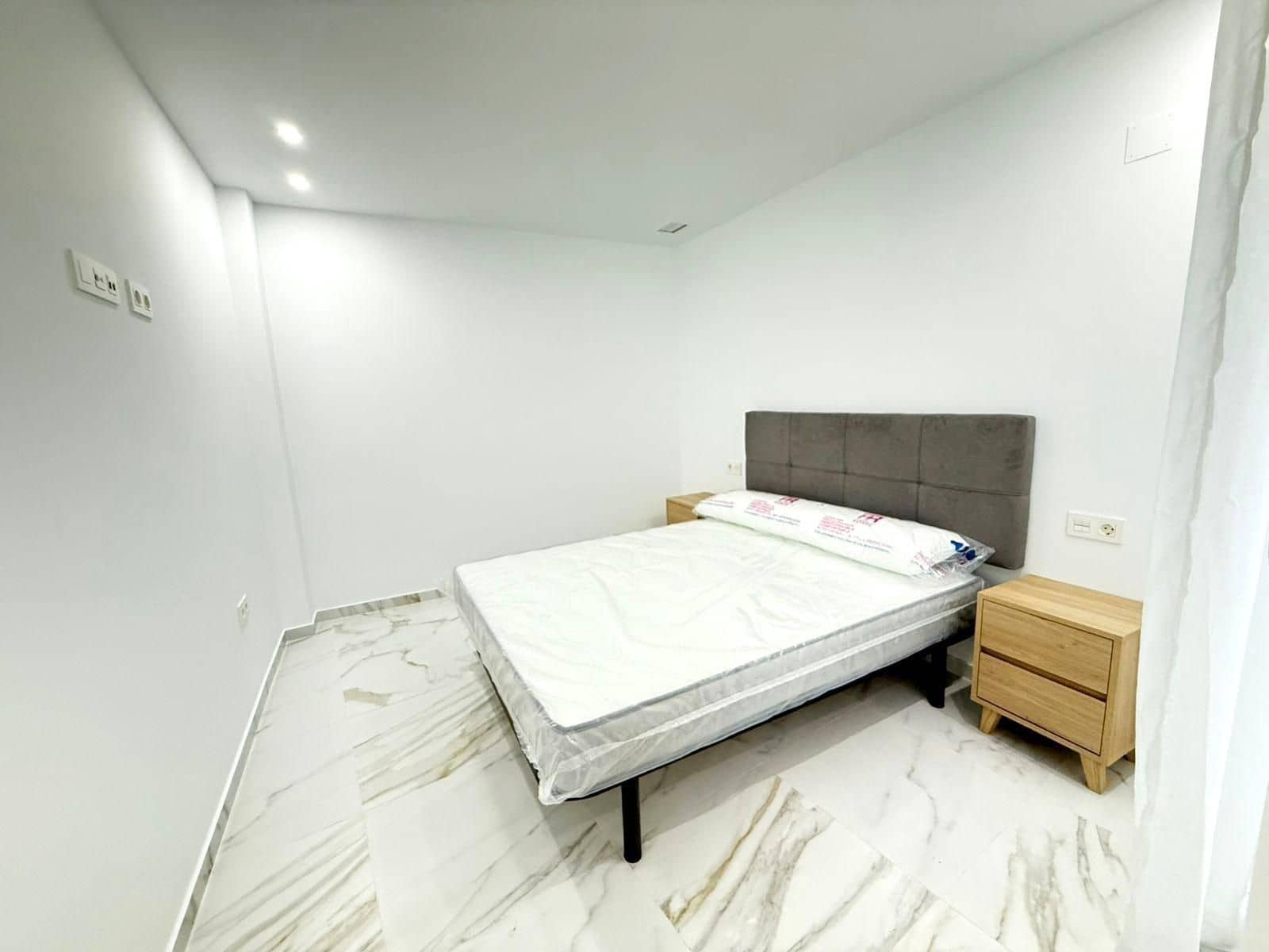 2 bedroom Apartment for sale in Torrevieja - € 210,000 (Ref: 9707580)